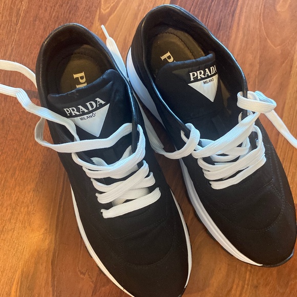 Woman’s Prada sneaker woman’s 7 (37) - Picture 1 of 8